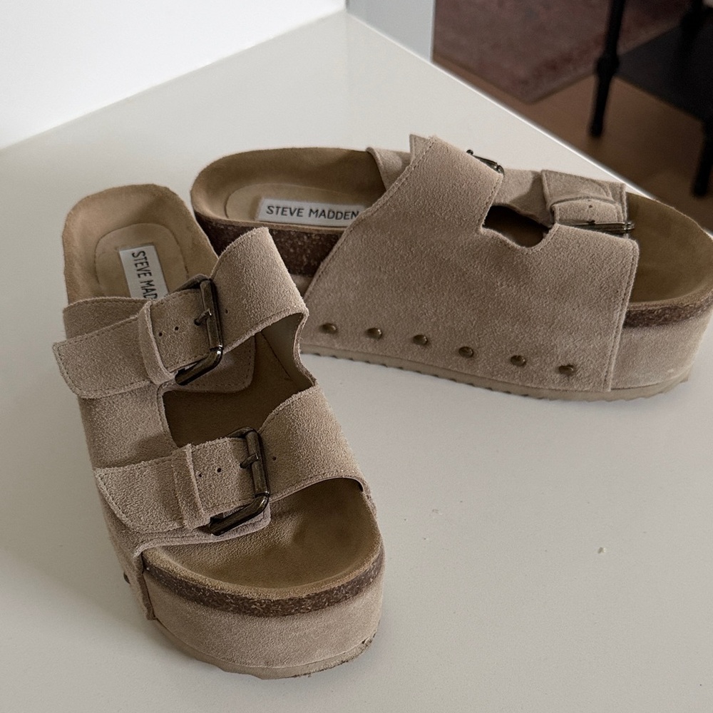 Steve Madden Beige Suede Platform Sandals